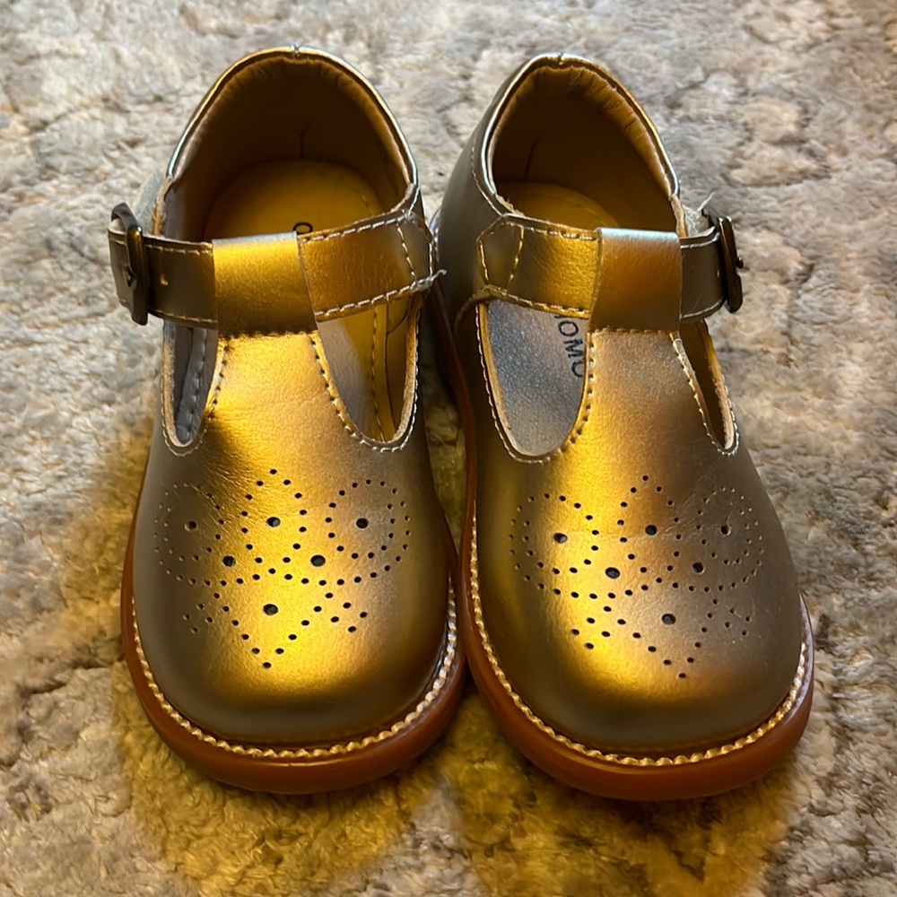 Otter MOMO Girl's T-Strap School Uniform Dress Shoe Size 6 Mary Jane style